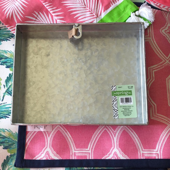 Paradise Found Outdoor Dining Set! - Picture 7 of 8